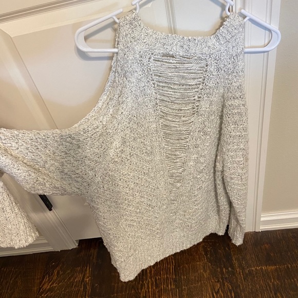 Sweater - Picture 4 of 4